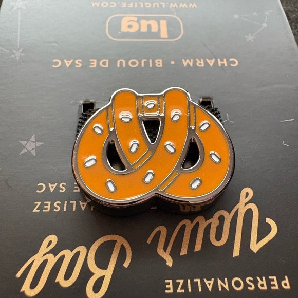 Lug Novelty Bag Sparkle Enamel Charm – Pretzel - Picture 8 of 10